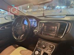 کرایسلەر 200